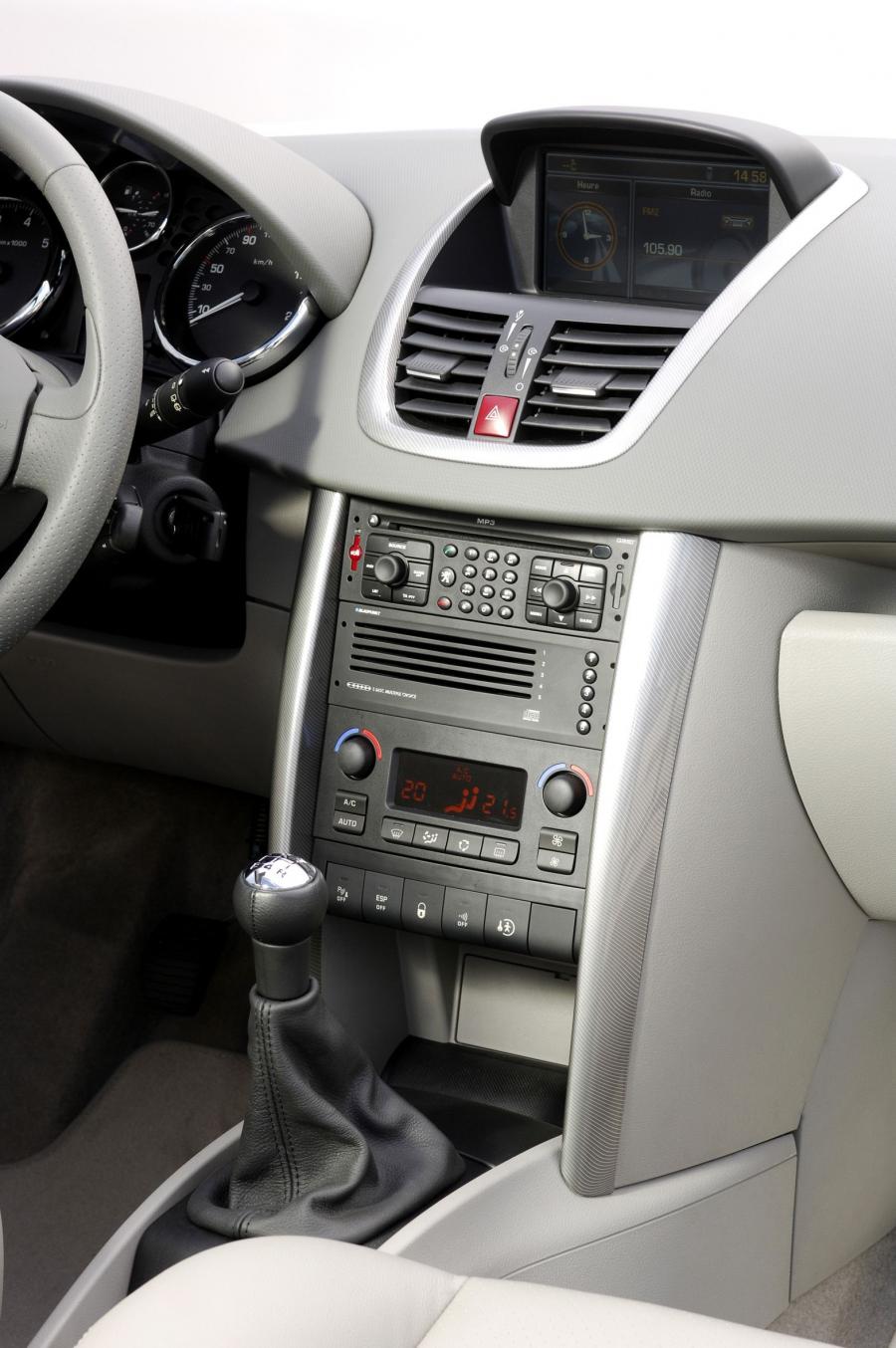  Peugeot 207 2006 года  (фото 162 из 180)